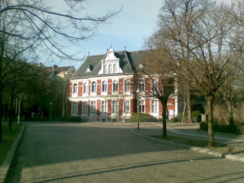 Villa Oppenheim bei Sonnenschein