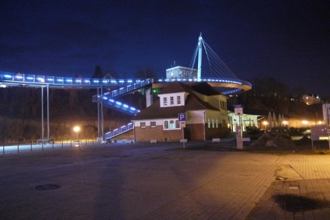 Sassnitz - Fussgängerbrücke und Fährbahnhof